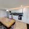 5 Bedroom, Solar on Snowmass Ohakune, Yellow Door