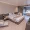 GREEN HOTEL