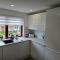 NO 40 - 3 bed all with smart tv FULLY FITTED KITCHEN, Spacious living accommodation, FREE PARKING - ideal for TRADES, reduction for LONG STAYS part of Langley Cottages and Apartments