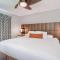 Coconut Palms Beach Resort II a Ramada by Wyndham - 新士麦那海滩