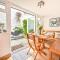 Holiday Home Blue Crab Cottage by Interhome
