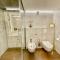 Luxury Queen V apartment with Jacuzzi - 考纳斯