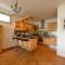LHermitage, 3 appartements avec terrasse, vue lac, parking et PISCINE, LLA Selections by Location Lac Annecy