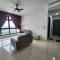 Paradigm Residence 3 bedrooms above Paradigm Mall for 8 pax by GDRAGON HomeStay - Джохор-Бару