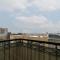 Wola Apartment with Balcony & close to Metro by Noclegi Renters - 华沙