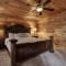 Serenity Mountain Pool Lodge, Theater Room, 1089 FREE tickets each paid day, Dollywood and More! - 赛维尔维尔
