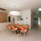 Moderna villa con la piscina climatizada Colinas