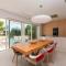 Moderna villa con la piscina climatizada Colinas