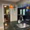 The Manor- 4 BR Home with Pool Table, Swimming Pond and Sand Volleyball - Montgomery