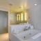Fort Lauderdale Condo with Veranda and Ocean View! - Fort Lauderdale