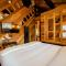 Old Hollywood Lodge-Pets, HotTub-Sauna, Speakeasy!