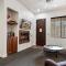 CLR100 Private 1 Bedroom w Spacious Living Area