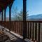 Mountain View Lodge, 8 BR, Hot Tub, Pool Table, Theater Room, Sleeps 24 - Gatlinburg