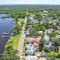Pet friendly water front home in Palatka South Historic District with private dock that sleeps 8 - بالاتكا