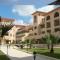 Pool side 2 Bedroom Queens gardens Complex - بافوس