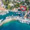 Centrum Bol Apartment - One Minute from the Sea