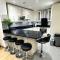 Retreat to a Stylish Ensuite in London - 伦敦