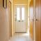 Luxury 3 Bed house, 8 people, with street parking!