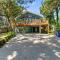 Sandpiper Cottage- Walk to Beach and Pier