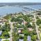 Sandpiper Cottage- Walk to Beach and Pier