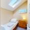 24 Strawberry Hill, Tolroy Manor