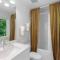 Daves Sweet Suite - 84 Walkscore