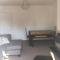 Entire 2 bed apartment - Up to 4 guest - 10 min from station & town centre