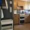 Entire 2 bed apartment - Up to 4 guest - 10 min from station & town centre
