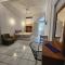 Small studio APT 5min to DT!