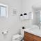 Poolside Studio in Central DTPH Location w/ Pool