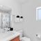 Poolside Studio in Central DTPH Location w/ Pool