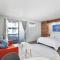 Poolside Studio in Central DTPH Location w/ Pool