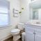 King & Queen Beds, Free Bikes, Large Deck, 2 miles from Downtown & Coliseum! - Fort Wayne