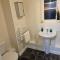 3/4 bedrooms, Free Parking, Wifi, Home away from home feel - Purfleet