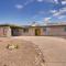 Vibrant, Colorful Tucson Abode with Pool and Hot Tub - توسان