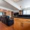 Newport Beach House 1 block from the beach FREE pickleball courts and 5 beach cruisers