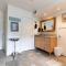 Newport Beach House 1 block from the beach FREE pickleball courts and 5 beach cruisers - شاطئ نيوبورت
