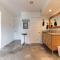 Newport Beach House 1 block from the beach FREE pickleball courts and 5 beach cruisers - شاطئ نيوبورت