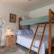 Newport Beach House 1 block from the beach FREE pickleball courts and 5 beach cruisers - شاطئ نيوبورت