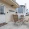 Newport Beach House 1 block from the beach FREE pickleball courts and 5 beach cruisers - شاطئ نيوبورت
