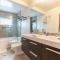 Newport Beach House 1 block from the beach FREE pickleball courts and 5 beach cruisers - شاطئ نيوبورت