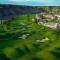 Paradise Canyon Golf Resort, Signature Walkout Condo 382 - ليثبريدج