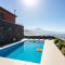 Prime Sea and Mountain views Home with pool - El Pris