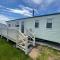 Modern Caravan With Wifi At Martello Beach Holiday Park In Essex Ref 29010kv - Clacton-on-Sea