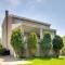3 Mi to Downtown Pittsburgh Home with Balcony!