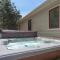 6 Fieldstone Ct