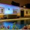 Fantastic house swimmingpool jacuzzi horses