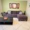 Tropical Oasis home w Community Pool great area