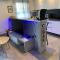 Grand studio très agréable avec bar, cuisine et terrasse - كاجنيس سور مير
