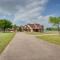 Texas Ranch Vacation Rental with Outdoor Pool! - Commerce